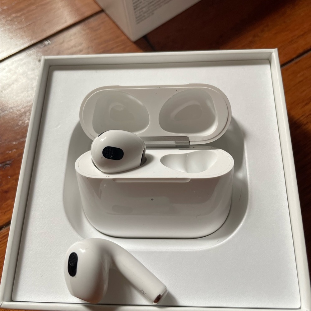 AirPod pros - Picture 7 of 7